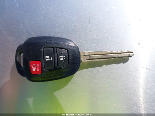 JTDKDTB33J1604725 Toyota Prius C One