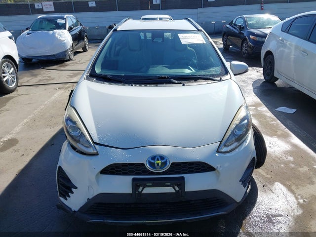 JTDKDTB33J1604725 Toyota Prius C One