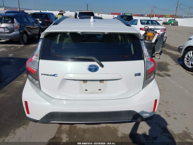 JTDKDTB33J1604725 Toyota Prius C One