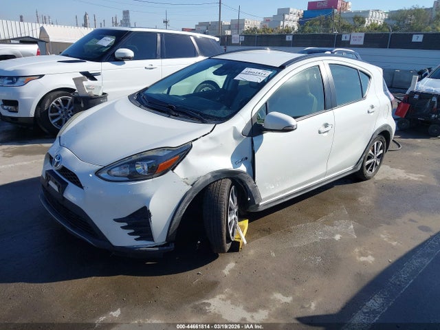 JTDKDTB33J1604725 Toyota Prius C One
