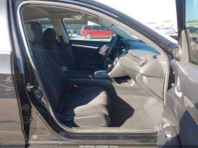 44661840 :رقم المزاد ، 19XFC1F37KE010513 vin ، 2019 Honda Civic Ex مزاد بيع