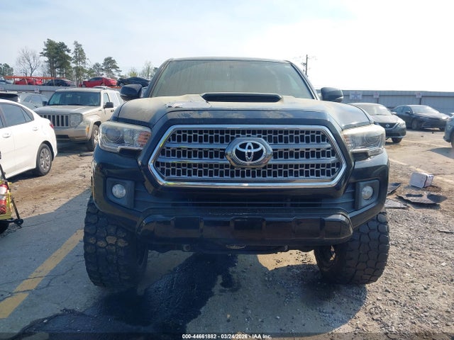 Продажа на аукционе авто 2017 Toyota Tacoma Trd Sport, vin: 5TFBZ5DN2HX002370, номер лота: 44661882