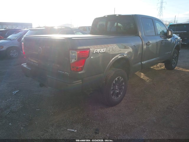 2019 NISSAN TITAN XD 1N6BA1F4XKN512213 Photo 3