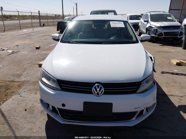 44661911 :رقم المزاد ، 3VWD07AJ7EM401175 vin ، 2014 Volkswagen Jetta 1.8t Se مزاد بيع