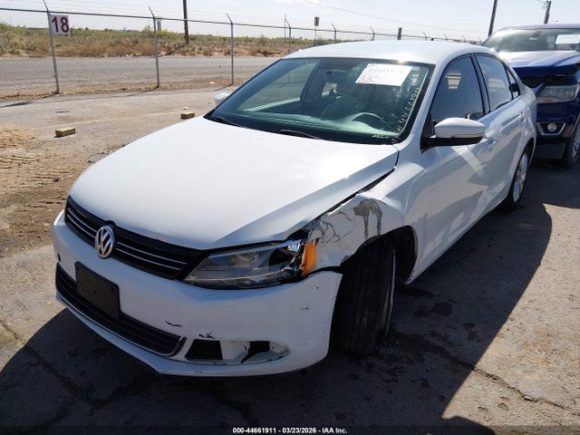 44661911 :رقم المزاد ، 3VWD07AJ7EM401175 vin ، 2014 Volkswagen Jetta 1.8t Se مزاد بيع