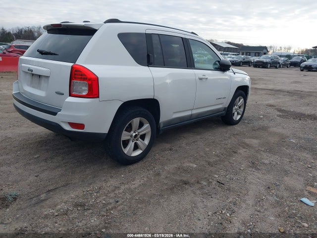 2011 JEEP COMPASS 1J4NT1FB4BD139288 Photo 3