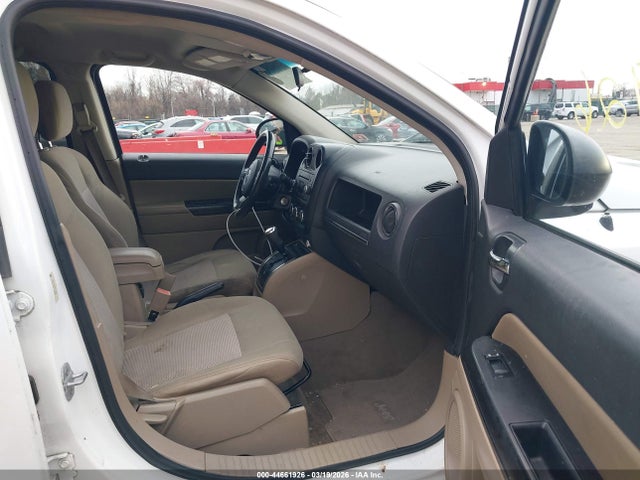 2011 JEEP COMPASS 1J4NT1FB4BD139288 Photo 4