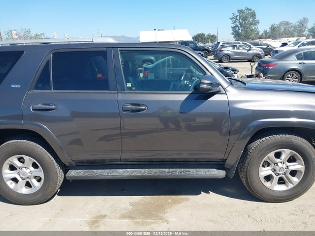 JTEZU5JR9J5188569 Toyota 4runner Sr5 Premium