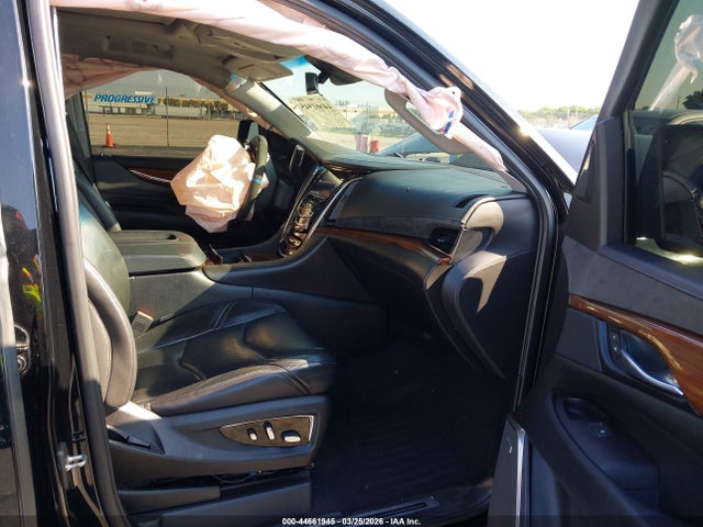 44661945 :رقم المزاد ، 1GYS3HKJ9JR343949 vin ، 2018 Cadillac Escalade Esv Luxury مزاد بيع