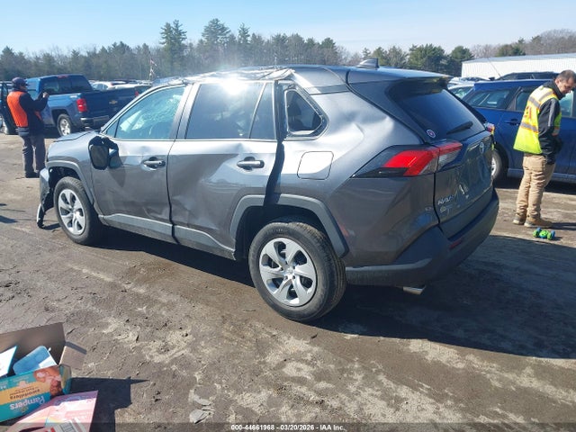 2T3F1RFV4MC205564 Toyota RAV4 LE