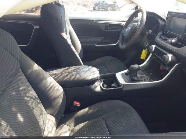 2T3F1RFV4MC205564 Toyota RAV4 LE