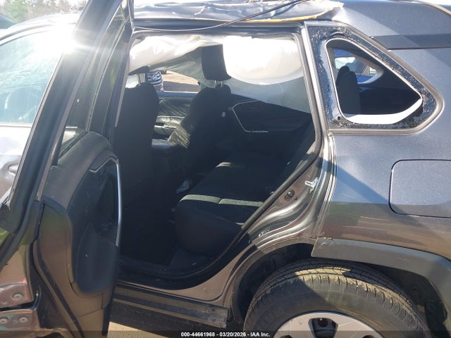 2T3F1RFV4MC205564 Toyota RAV4 LE