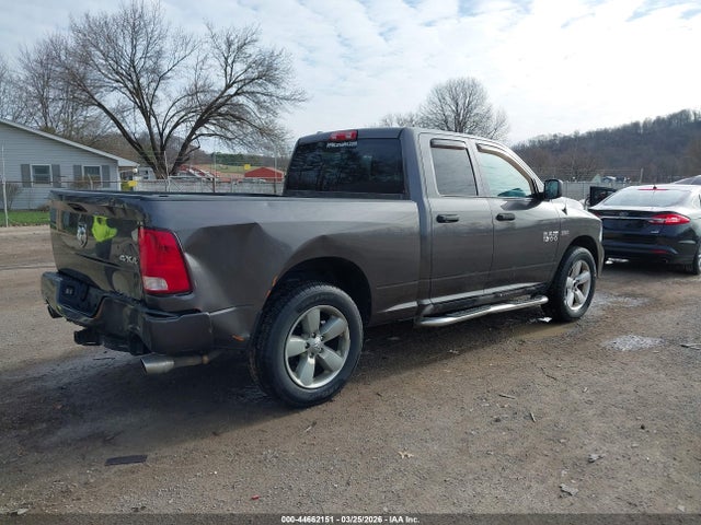 2015 RAM 1500 1C6RR7FT1FS781364 Photo 3