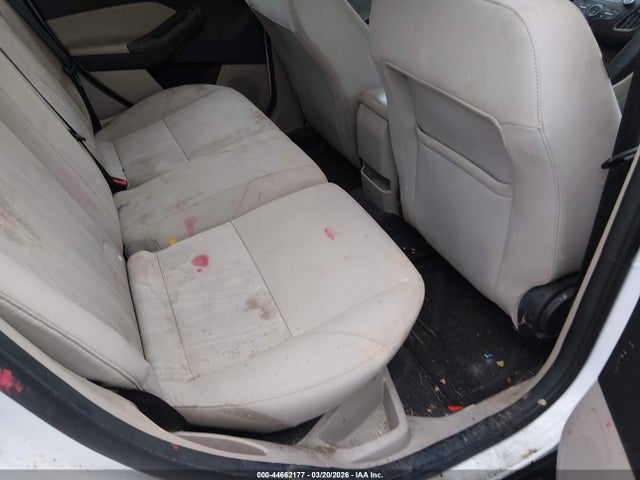 1FADP3K2XJL316282 Ford FOCUS SE