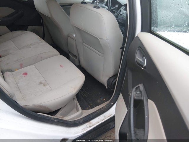 1FADP3K2XJL316282 Ford FOCUS SE