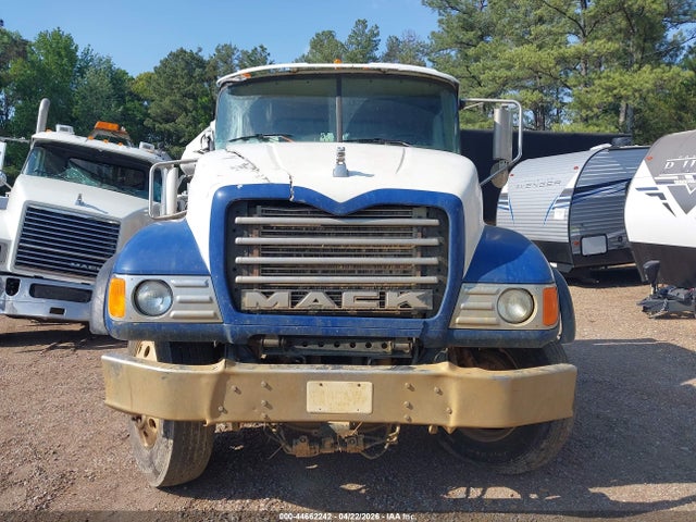 Продаж на аукціоні авто 2004 Mack 700 Cv700, vin: 1M2AG11C04M009497, номер лоту: 44662242