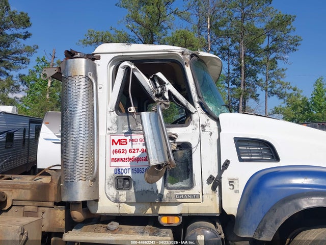 Продаж на аукціоні авто 2004 Mack 700 Cv700, vin: 1M2AG11C04M009497, номер лоту: 44662242