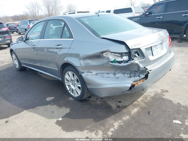 2013 MERCEDES-BENZ E 350 WDDHF8JB9DA703411 Photo 2