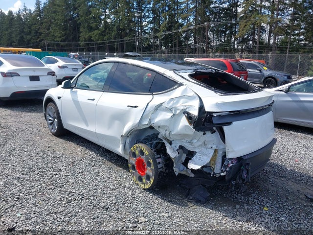 2026 TESLA MODEL Y 7SAYGDEE3TF452379 Photo 2