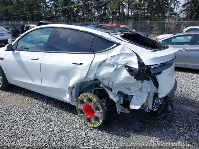 2026 TESLA MODEL Y 7SAYGDEE3TF452379 Photo 5