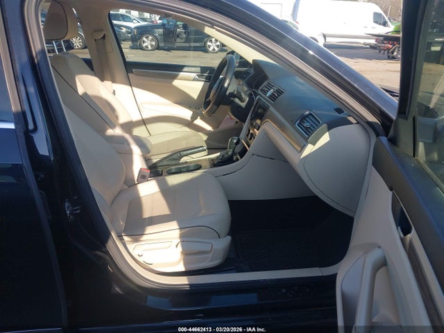Продаж на аукціоні авто 2017 Volkswagen Passat 1.8t Se, vin: 1VWBT7A35HC015957, номер лоту: 44662413