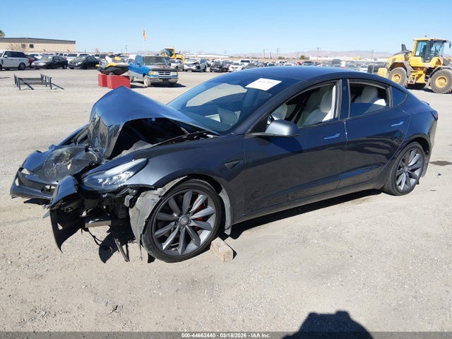 Tesla Model 3 Long Range/performance 2018 5YJ3E1EB9JF079279 Image 2