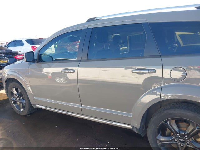 3C4PDDGGXKT759273 Dodge Journey Crossroad Awd