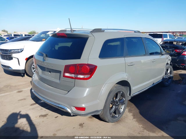 3C4PDDGGXKT759273 Dodge Journey Crossroad Awd