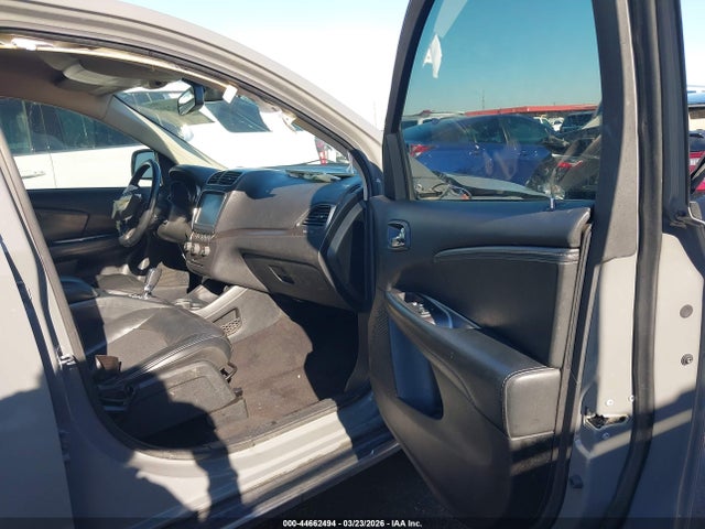 3C4PDDGGXKT759273 Dodge Journey Crossroad Awd