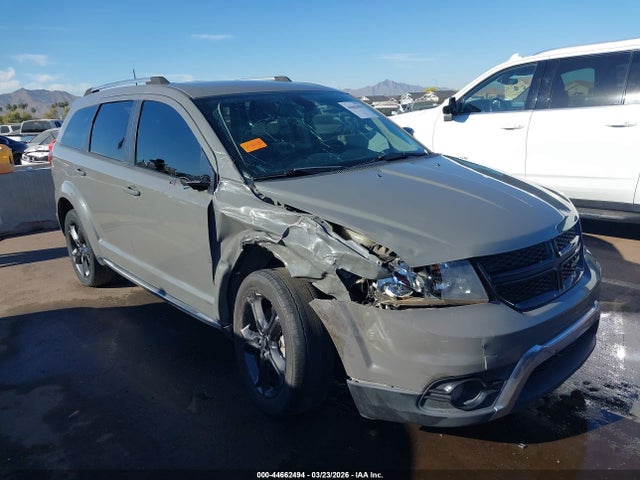 3C4PDDGGXKT759273 Dodge Journey Crossroad Awd