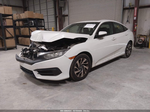 Продажа на аукционе авто 2018 Honda Civic Ex, vin: 19XFC2F76JE033689, номер лота: 44662523