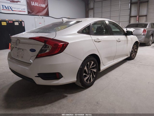 Продажа на аукционе авто 2018 Honda Civic Ex, vin: 19XFC2F76JE033689, номер лота: 44662523