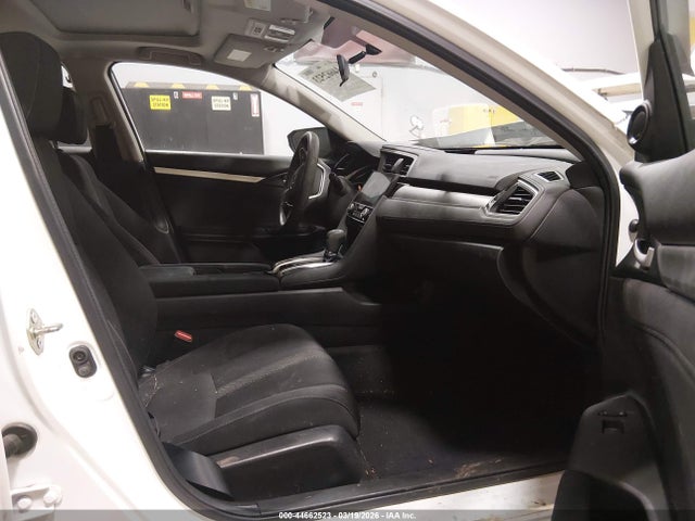 Продажа на аукционе авто 2018 Honda Civic Ex, vin: 19XFC2F76JE033689, номер лота: 44662523