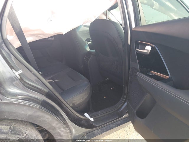 44662541 :رقم المزاد ، KNDCC3LC8K5256355 vin ، 2019 Kia Niro S Touring مزاد بيع