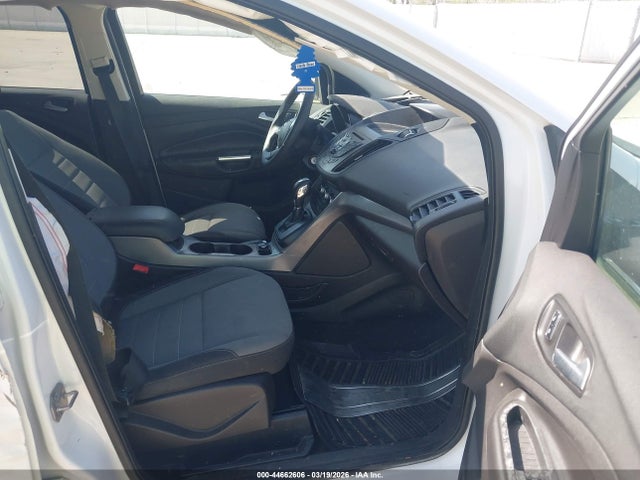 1FMCU0GX7GUA24802 Ford ESCAPE SE