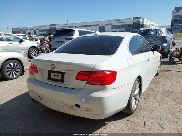 2011 Bmw 328i მანქანა იყიდება აუქციონზე, vin: WBAKE5C59BE755018, აუქციონის ნომერი: 44662649