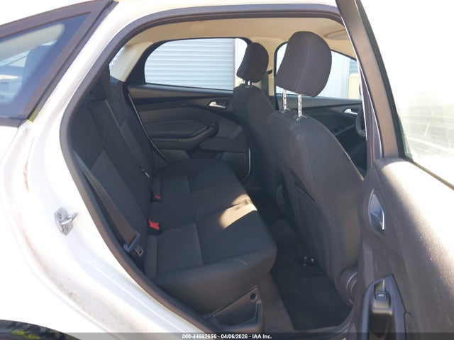 1FADP3F26JL328858 Ford FOCUS SE