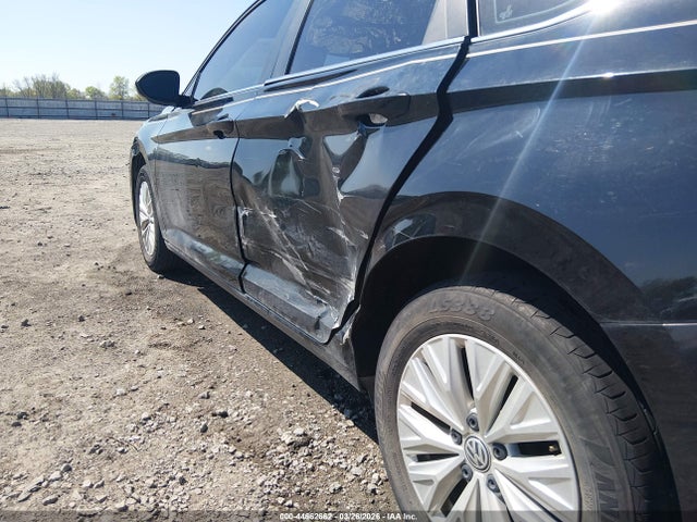 Продажа на аукционе авто 2019 Volkswagen Jetta 1.4t R-line/1.4t S/1.4t Se, vin: 3VWCB7BU9KM243013, номер лота: 44662662