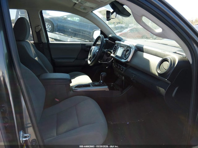 3TMAZ5CN8JM053199 Toyota Tacoma Sr5 V6