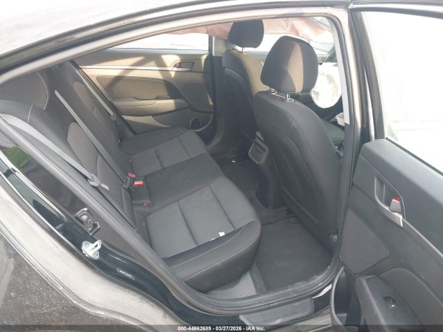 5NPD84LF5JH281198 Hyundai ELANTRA SEL