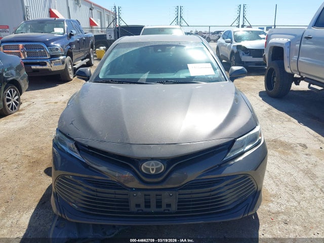 Продажа на аукционе авто 2018 Toyota Camry Le, vin: 4T1B11HK2JU045724, номер лота: 44662709