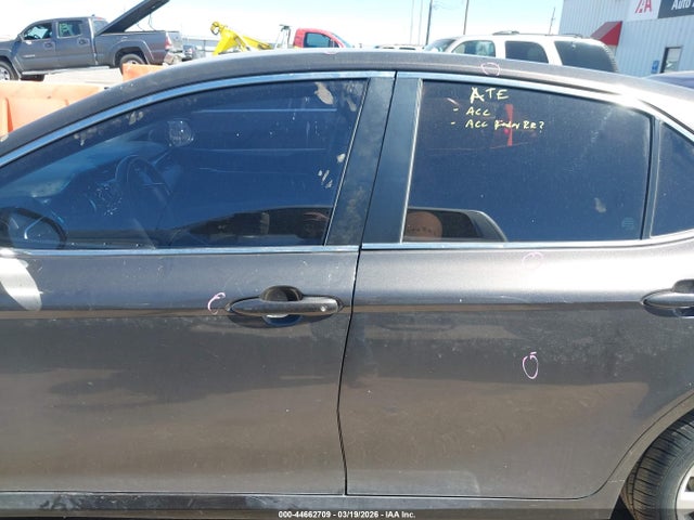 Продажа на аукционе авто 2018 Toyota Camry Le, vin: 4T1B11HK2JU045724, номер лота: 44662709
