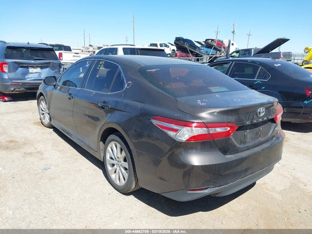 Продажа на аукционе авто 2018 Toyota Camry Le, vin: 4T1B11HK2JU045724, номер лота: 44662709