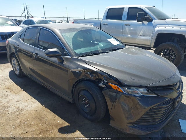 Продажа на аукционе авто 2018 Toyota Camry Le, vin: 4T1B11HK2JU045724, номер лота: 44662709