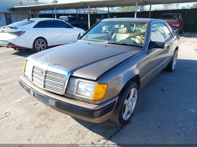 44662726 :رقم المزاد ، WDBEA50D6KA977674 vin ، 1989 Mercedes-benz 300 Ce مزاد بيع