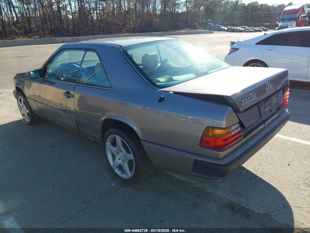 44662726 :رقم المزاد ، WDBEA50D6KA977674 vin ، 1989 Mercedes-benz 300 Ce مزاد بيع