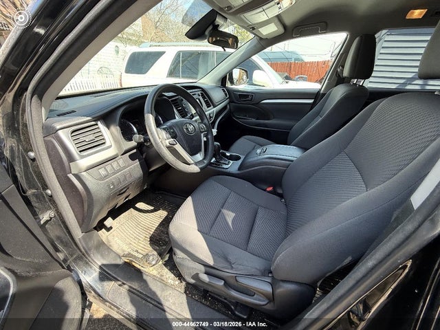 Auction sale of the 2018 Toyota Highlander Le, vin: 5TDBZRFH1JS883847, lot number: 44662749