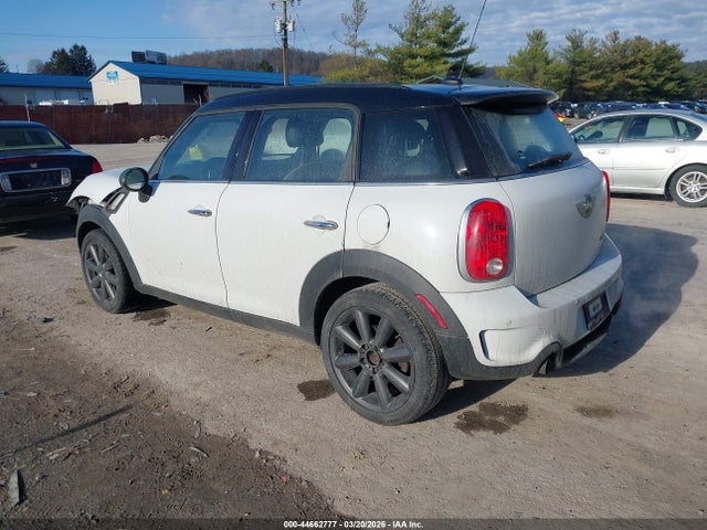 2014 MINI COUNTRYMAN WMWZC5C54EWP39862 Photo 2