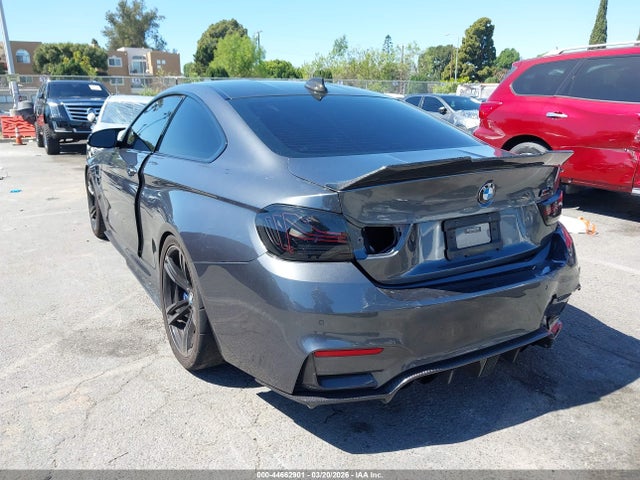 2015 BMW M4 WBS3R9C54FK329787 Photo 2