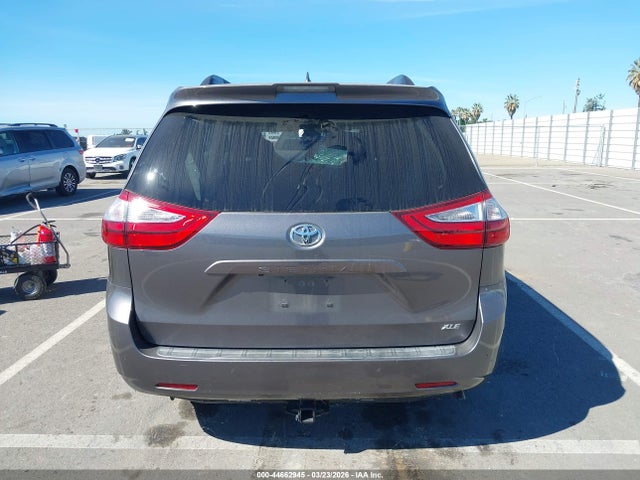 5TDYZ3DC1JS954916 Toyota Sienna Xle 8 Passenger